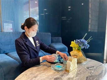 威斯頓·節日丨我愛(ài)你像風(fēng)走千萬(wàn)里 從不問(wèn)歸期