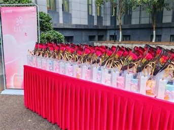 春風(fēng)十里不如你，招商積余花樣寵你~